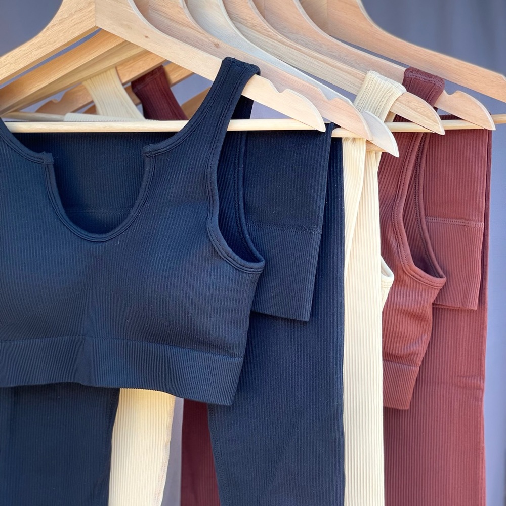 Ribbed top and bottom athleisure gym clothes